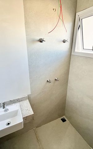 Casa à venda com 145m², 3 quartos e 2 vagas Casa à venda com 145m², 3 quartos e 2 vagasBanheiro da Suíte 1