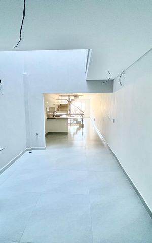 Casa à venda com 145m², 3 quartos e 2 vagas Casa à venda com 145m², 3 quartos e 2 vagasÁrea de Serviço / Àrea Gourmet