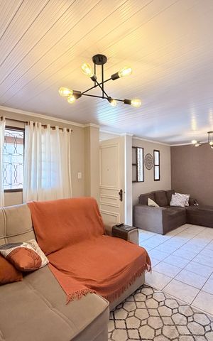 Casa à venda com 200m², 3 quartos e 4 vagasSala