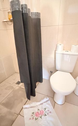 Casa à venda com 200m², 3 quartos e 4 vagasBanheiro Externo