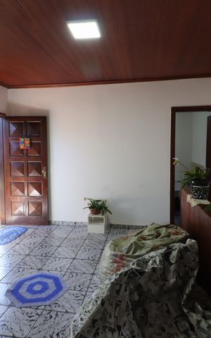 Casa à venda com 250m², 3 quartos e 2 vagasSala