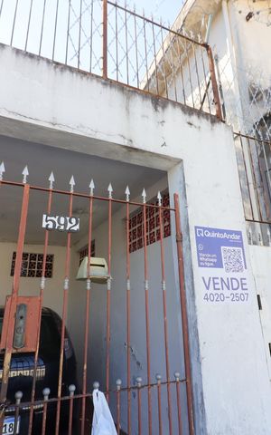 Casa à venda com 250m², 3 quartos e 2 vagasFachada