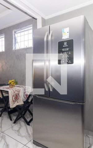 Casa para alugar com 42m², 2 quartos e 1 vaga Casa para alugar com 42m², 2 quartos e 1 vagaSala