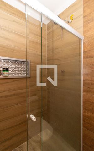 Casa para alugar com 42m², 2 quartos e 1 vaga Casa para alugar com 42m², 2 quartos e 1 vagaBanheiro social