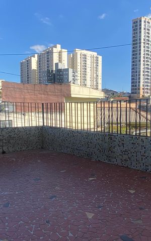 Casa à venda com 175m², 3 quartos e 1 vaga Casa à venda com 175m², 3 quartos e 1 vagaÁrea externa - Varanda