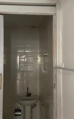 Casa à venda com 175m², 3 quartos e 1 vaga Casa à venda com 175m², 3 quartos e 1 vagaBanheiro 1