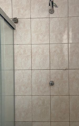 Casa à venda com 175m², 3 quartos e 1 vaga Casa à venda com 175m², 3 quartos e 1 vagaBanheiro 2