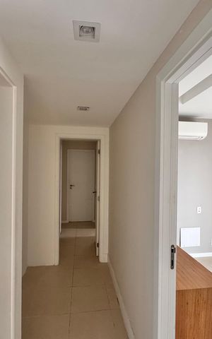 Apartamento à venda com 156m², 3 quartos e 2 vagasCorredor