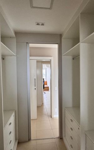 Apartamento à venda com 156m², 3 quartos e 2 vagasSuíte 1 - Closet