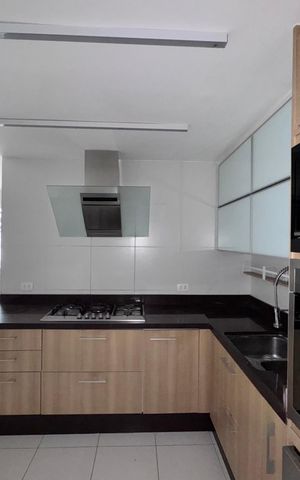 Apartamento à venda com 156m², 3 quartos e 2 vagasCozinha e Área de Serviço