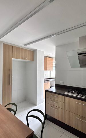 Apartamento à venda com 156m², 3 quartos e 2 vagasCozinha e Área de Serviço