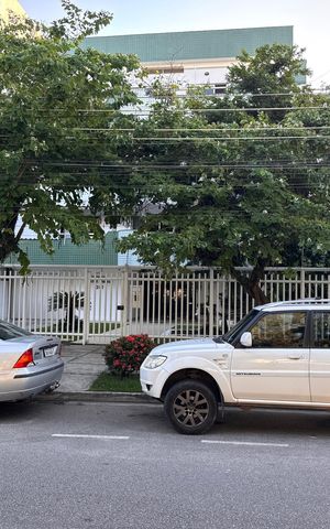 Apartamento para alugar com 260m², 3 quartos e 1 vaga Apartamento para alugar com 260m², 3 quartos e 1 vagaFachada