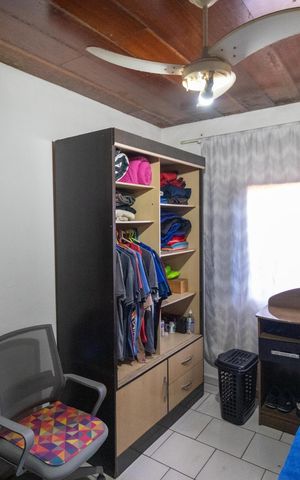 Casa à venda com 99m², 3 quartos e 2 vagas Casa à venda com 99m², 3 quartos e 2 vagasQuarto 01