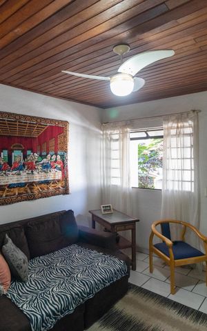 Casa à venda com 99m², 3 quartos e 2 vagas Casa à venda com 99m², 3 quartos e 2 vagasSalas