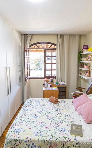 Casa à venda com 400m², 3 quartos e 1 vaga Casa à venda com 400m², 3 quartos e 1 vagaQuarto 1/ suite