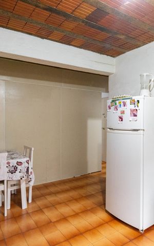 Casa à venda com 200m², 3 quartos e 6 vagas Casa à venda com 200m², 3 quartos e 6 vagasCozinha