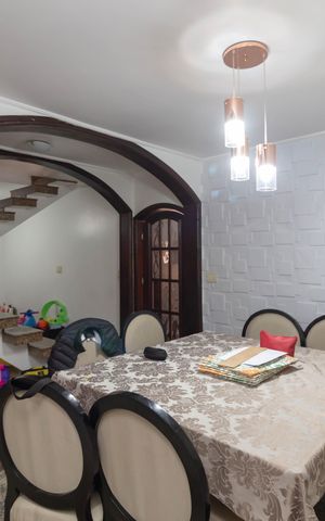 Casa à venda com 261m², 3 quartos e 3 vagas Casa à venda com 261m², 3 quartos e 3 vagasSala de Jantar