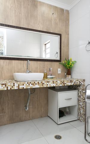Casa à venda com 180m², 4 quartos e 2 vagas Casa à venda com 180m², 4 quartos e 2 vagasBanheiro 2