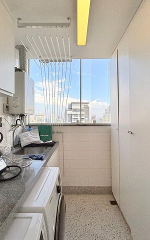 Apartamento à venda com 256m², 4 quartos e 3 vagas Apartamento à venda com 256m², 4 quartos e 3 vagasÁrea de Serviço