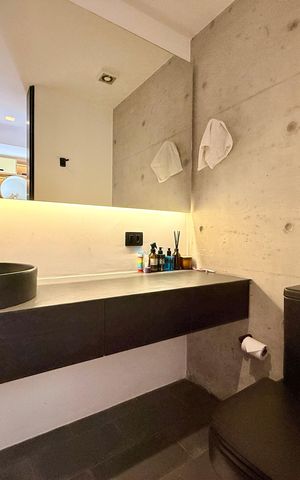 Apartamento à venda com 256m², 4 quartos e 3 vagas Apartamento à venda com 256m², 4 quartos e 3 vagasBanheiro Suite 2