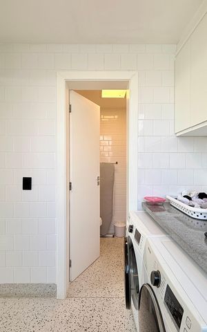 Apartamento à venda com 256m², 4 quartos e 3 vagas Apartamento à venda com 256m², 4 quartos e 3 vagasÁrea de Serviço