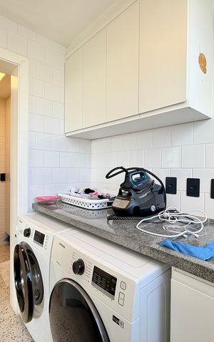 Apartamento à venda com 256m², 4 quartos e 3 vagas Apartamento à venda com 256m², 4 quartos e 3 vagasÁrea de Serviço