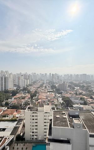 Apartamento à venda com 256m², 4 quartos e 3 vagas Apartamento à venda com 256m², 4 quartos e 3 vagasVista