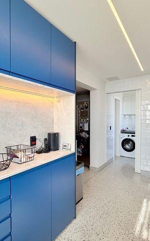 Apartamento à venda com 256m², 4 quartos e 3 vagas Apartamento à venda com 256m², 4 quartos e 3 vagasVaranda Gourmet