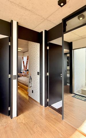 Apartamento à venda com 256m², 4 quartos e 3 vagas Apartamento à venda com 256m², 4 quartos e 3 vagasCorredor Quartos