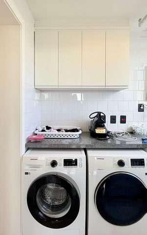 Apartamento à venda com 256m², 4 quartos e 3 vagas Apartamento à venda com 256m², 4 quartos e 3 vagasÁrea de Serviço