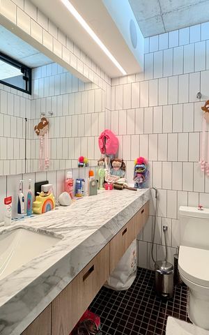 Apartamento à venda com 256m², 4 quartos e 3 vagas Apartamento à venda com 256m², 4 quartos e 3 vagasBanheiro Social