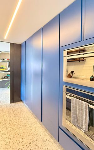 Apartamento à venda com 256m², 4 quartos e 3 vagas Apartamento à venda com 256m², 4 quartos e 3 vagasCozinha