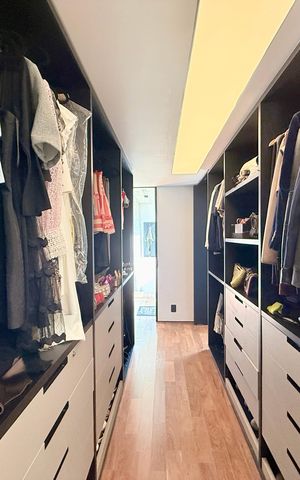Apartamento à venda com 256m², 4 quartos e 3 vagasCloset Suite 1