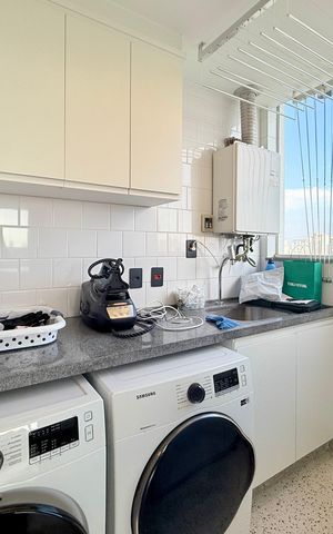 Apartamento à venda com 256m², 4 quartos e 3 vagas Apartamento à venda com 256m², 4 quartos e 3 vagasÁrea de Serviço