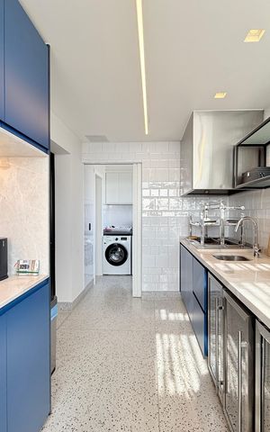 Apartamento à venda com 256m², 4 quartos e 3 vagas Apartamento à venda com 256m², 4 quartos e 3 vagasVaranda Gourmet