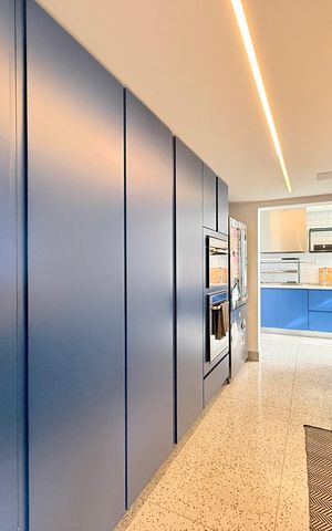 Apartamento à venda com 256m², 4 quartos e 3 vagas Apartamento à venda com 256m², 4 quartos e 3 vagasCozinha