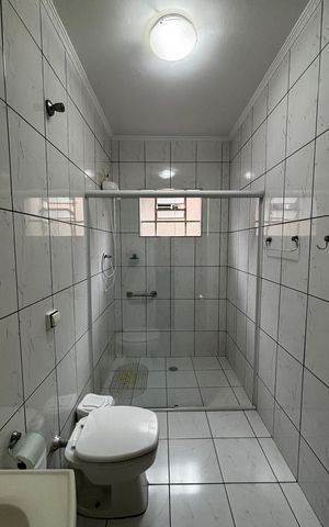 Casa à venda com 136m², 3 quartos e 2 vagas Casa à venda com 136m², 3 quartos e 2 vagasBanheiro