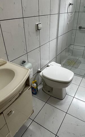 Casa à venda com 136m², 3 quartos e 2 vagas Casa à venda com 136m², 3 quartos e 2 vagasBanheiro