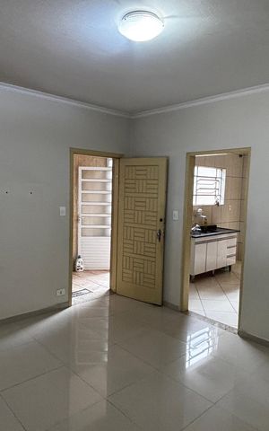Casa à venda com 136m², 3 quartos e 2 vagas Casa à venda com 136m², 3 quartos e 2 vagasSala