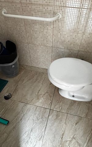 Casa à venda com 136m², 3 quartos e 2 vagas Casa à venda com 136m², 3 quartos e 2 vagasÁrea de Serviço - Banheiro