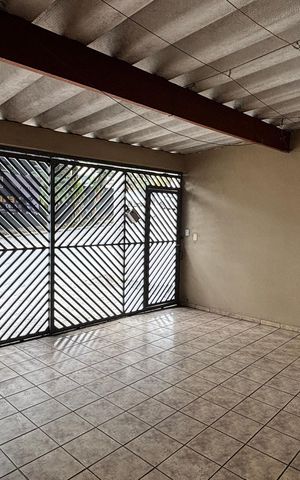 Casa à venda com 136m², 3 quartos e 2 vagas Casa à venda com 136m², 3 quartos e 2 vagasGaragem