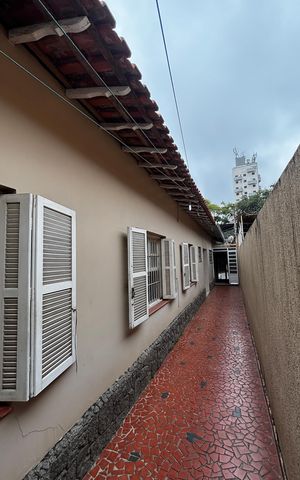 Casa à venda com 136m², 3 quartos e 2 vagas Casa à venda com 136m², 3 quartos e 2 vagasCorredor - Quintal