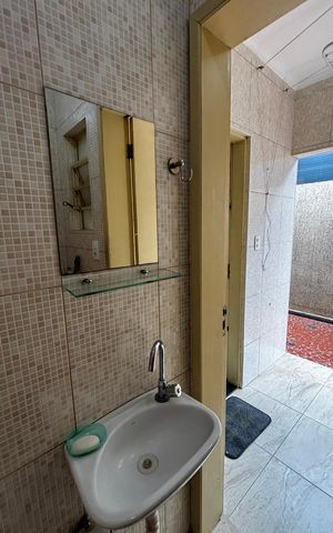 Casa à venda com 136m², 3 quartos e 2 vagas Casa à venda com 136m², 3 quartos e 2 vagasÁrea de Serviço - Banheiro