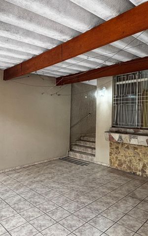 Casa à venda com 136m², 3 quartos e 2 vagas Casa à venda com 136m², 3 quartos e 2 vagasGaragem