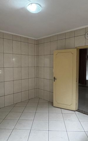 Casa à venda com 136m², 3 quartos e 2 vagas Casa à venda com 136m², 3 quartos e 2 vagasCozinha