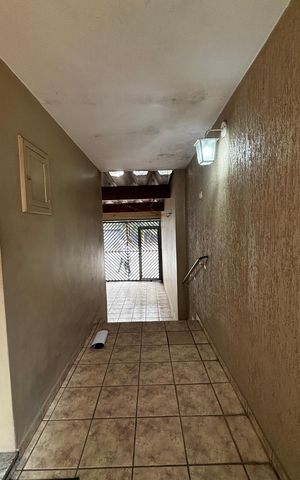 Casa à venda com 136m², 3 quartos e 2 vagas Casa à venda com 136m², 3 quartos e 2 vagasCorredor