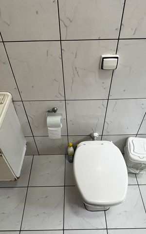 Casa à venda com 136m², 3 quartos e 2 vagas Casa à venda com 136m², 3 quartos e 2 vagasBanheiro