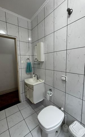 Casa à venda com 136m², 3 quartos e 2 vagas Casa à venda com 136m², 3 quartos e 2 vagasBanheiro