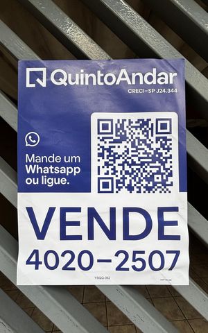 Casa à venda com 136m², 3 quartos e 2 vagas Casa à venda com 136m², 3 quartos e 2 vagasFachada