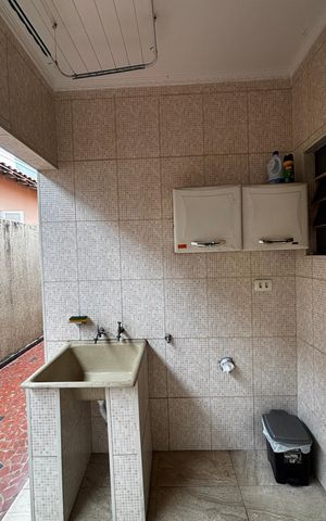 Casa à venda com 136m², 3 quartos e 2 vagas Casa à venda com 136m², 3 quartos e 2 vagasÁrea de Serviço